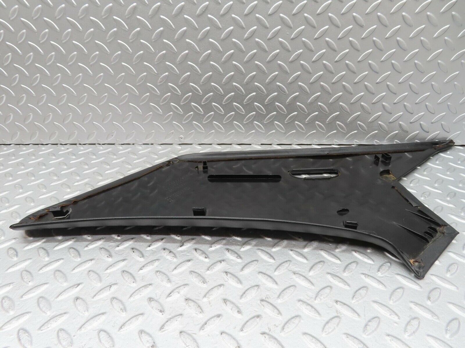 14681 Mercedes-Benz W201 190E C Pillar Cover Trim Left 2016950144