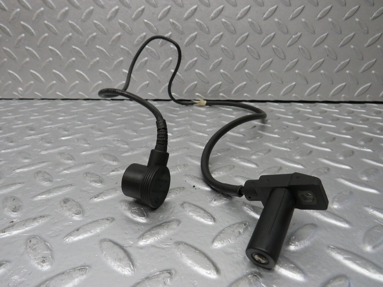 38097 Mercedes-Benz A124 320E Crankshaft Position Sensor 0021534328 0155452828