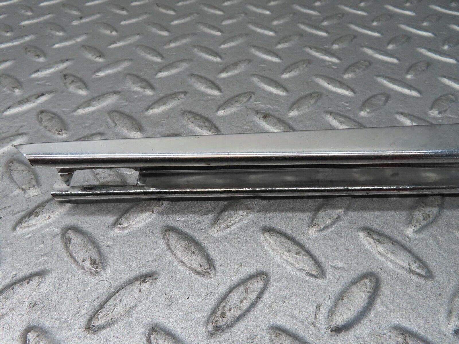 13187 Mercedes-Benz W111 220S Front Left Door Window Chrome Frame