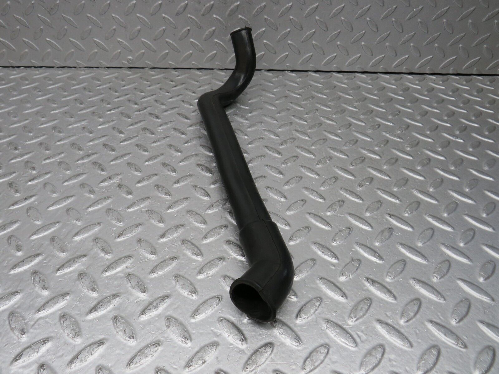 38003 Mercedes-Benz A124 320E Cabriolet Water Drain Hose Left 1246280194