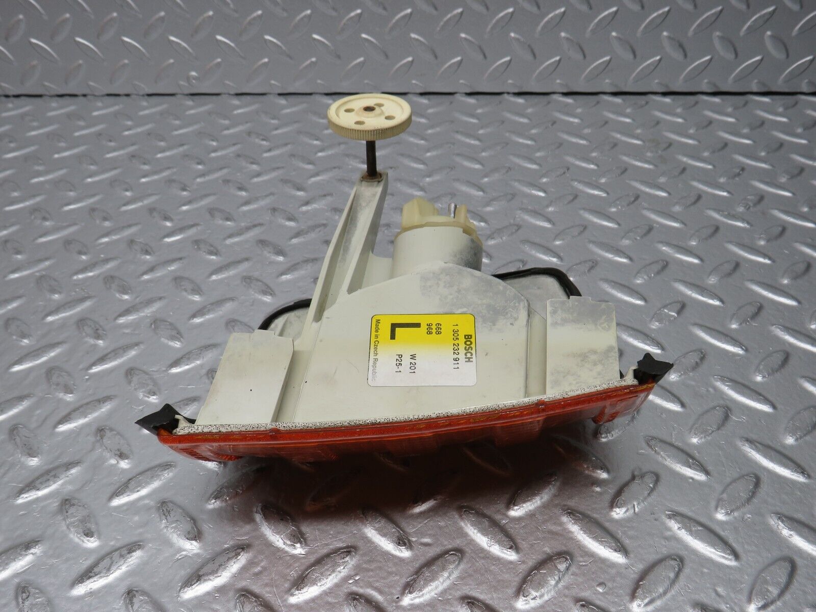 31707 Mercedes-Benz W201 190LE 1.8L Indicator Light Front Left Bosch 1305232911