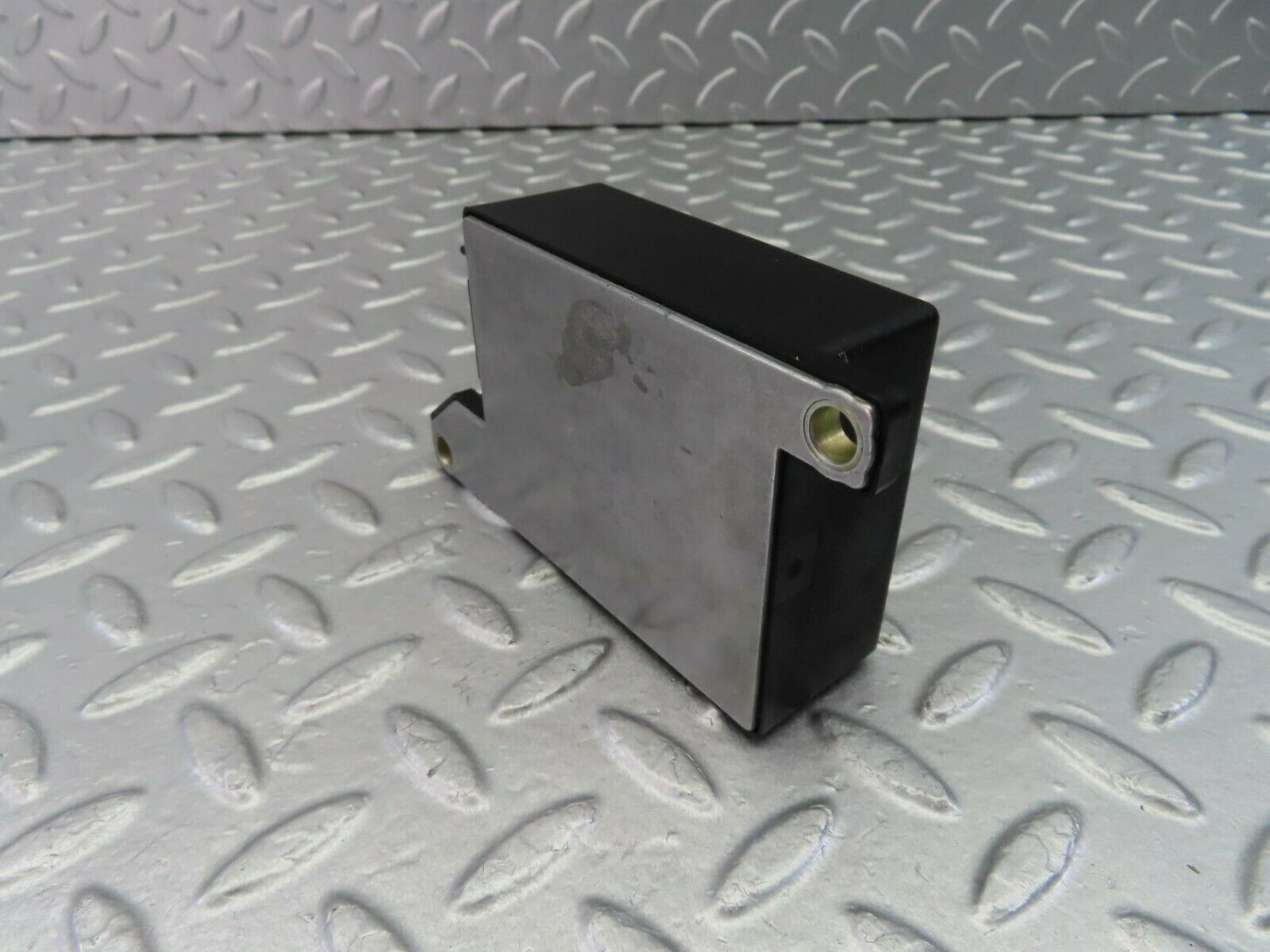 10457 Mercedes-Benz W201 190E Crash Sensor 0048202410