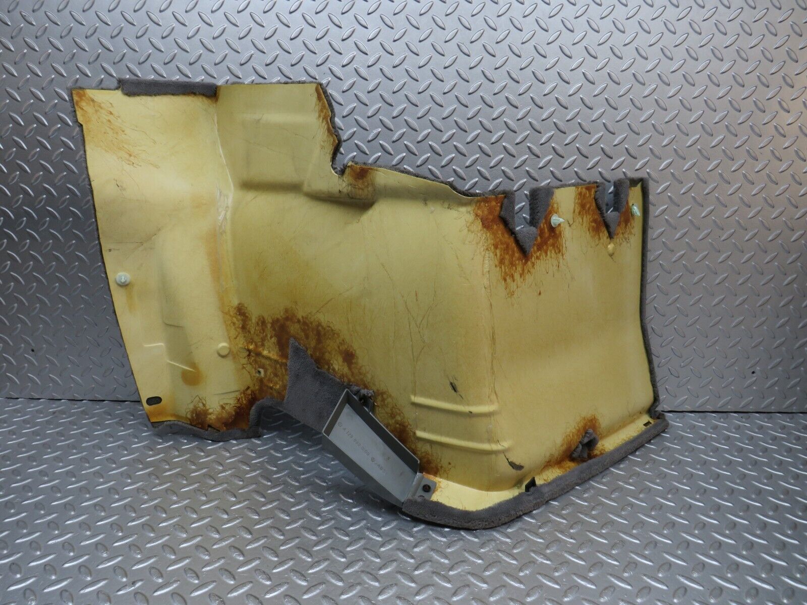 39524 Mercedes-Benz R129 320SL Coupe Rear Right Carpet Wall Grey 1296920200