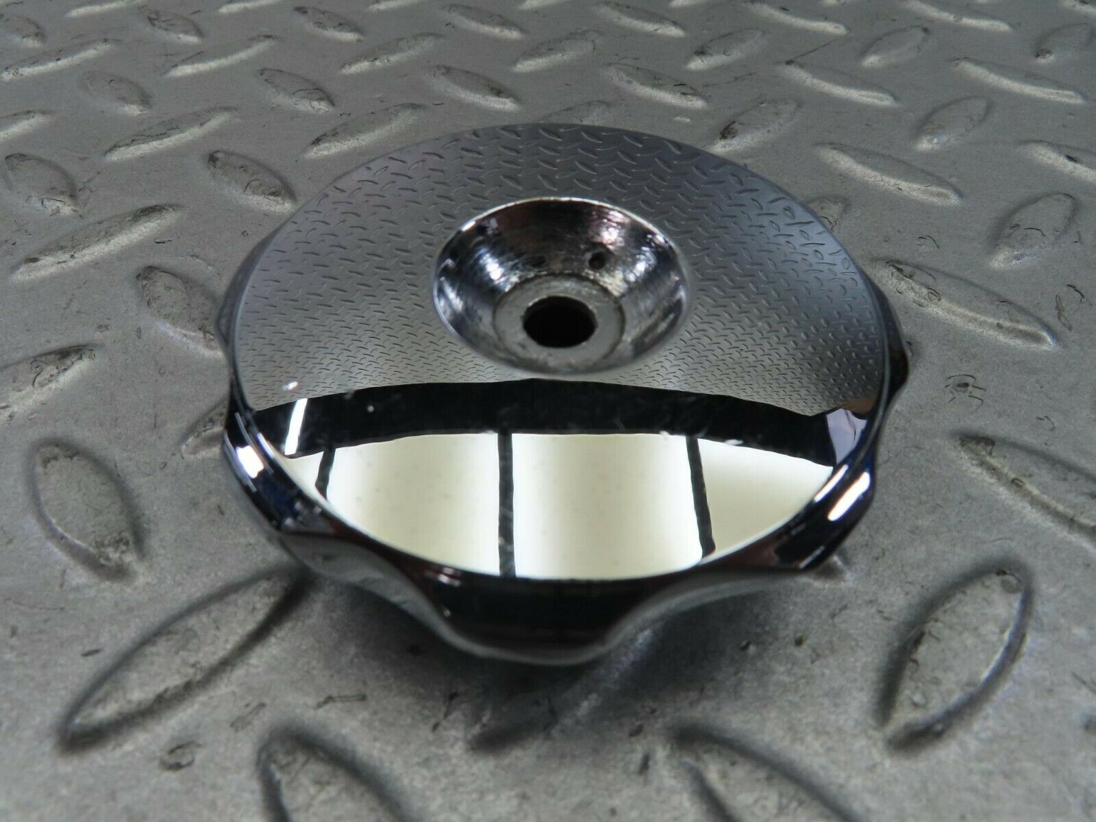 8708 Mercedes-Benz W115 Front Emblem Badge Base Holder 1158800186