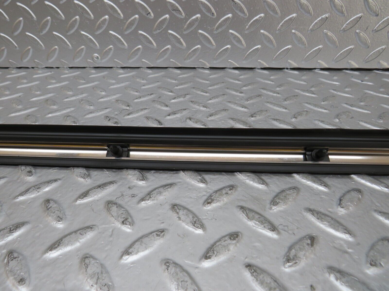 26079 Mercedes-Benz W116 450SE Rear Left Door Centre Moulding Trim