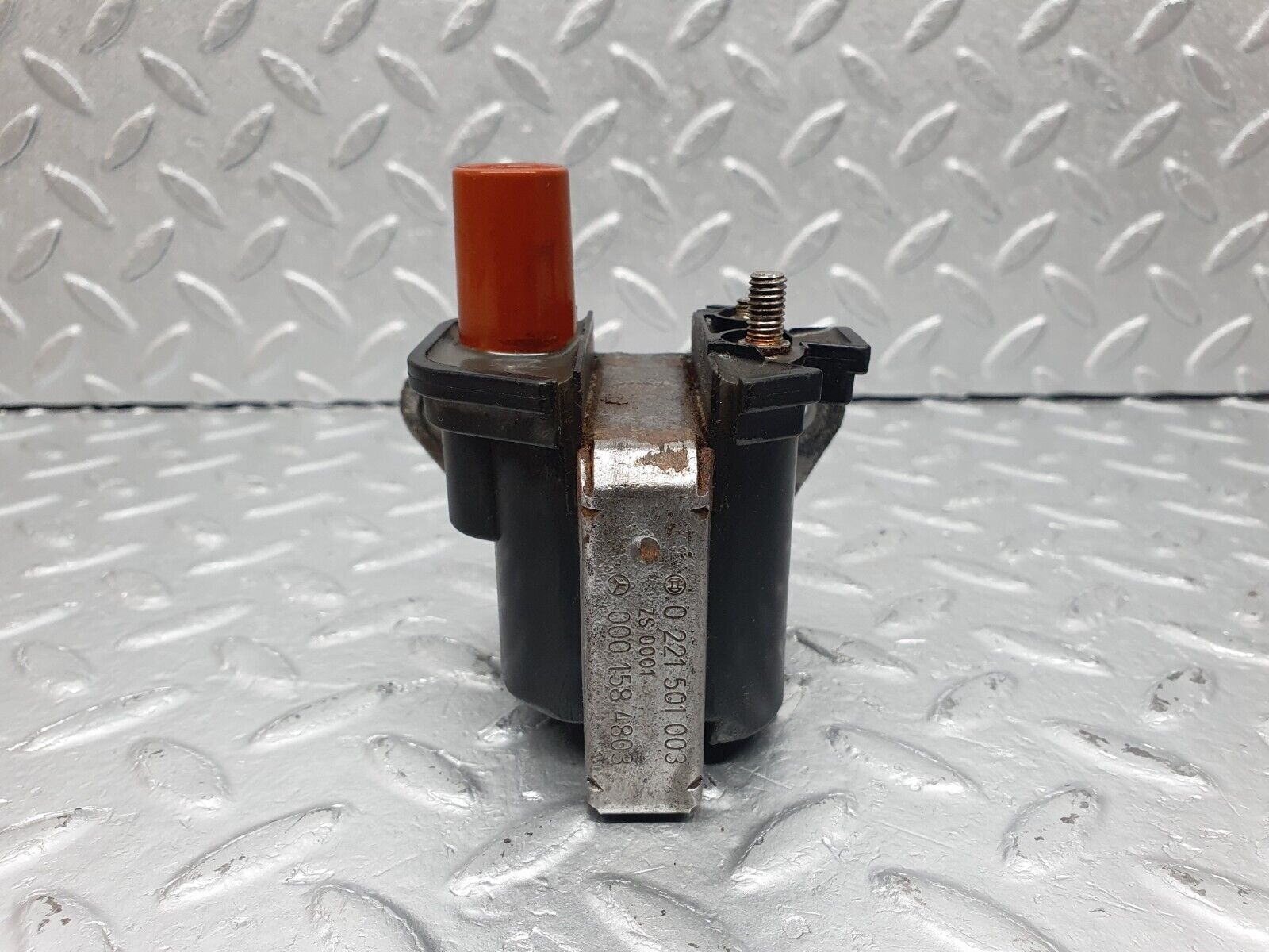 40917 Mercedes-Benz W126 300SE Ignition Coil 0001584803