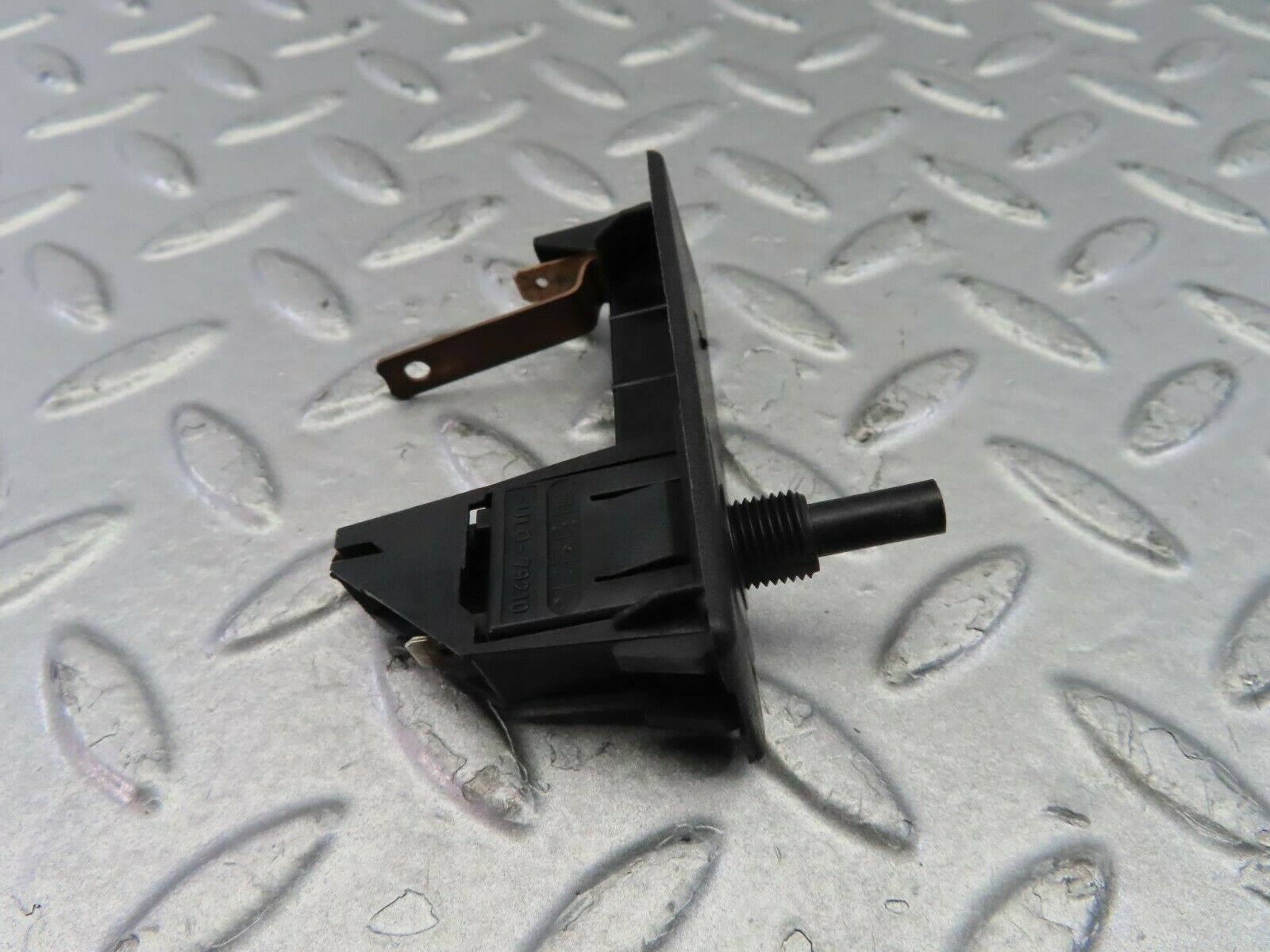 9715 Mercedes-Benz C123 280CE Coupe Trunk Light Switch 1158202511