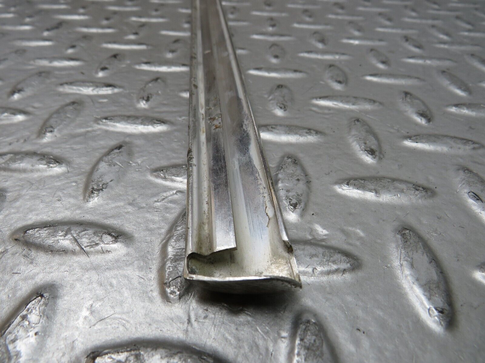 28882 Mercedes-Benz W123 230E Rear Left Door Chrome Moulding Trim