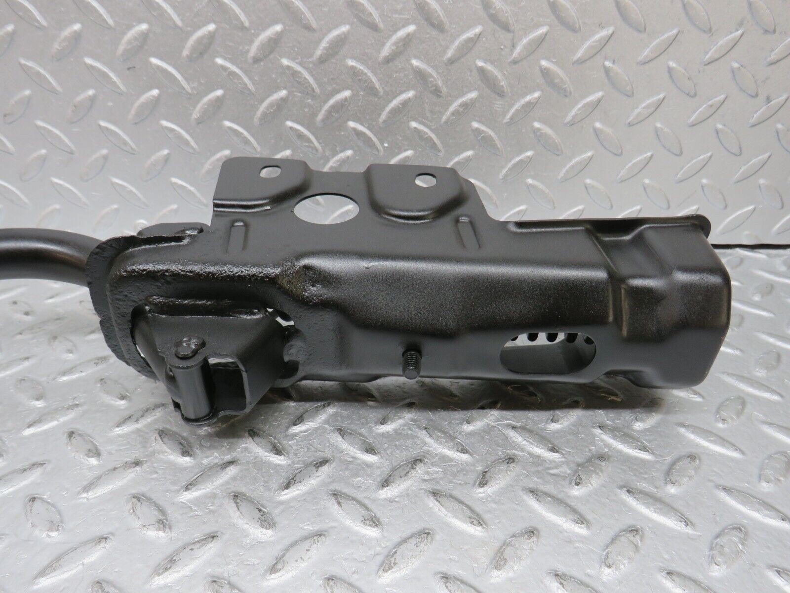 36316 Mercedes-Benz W126 420SE Trunk Hinge Left Side