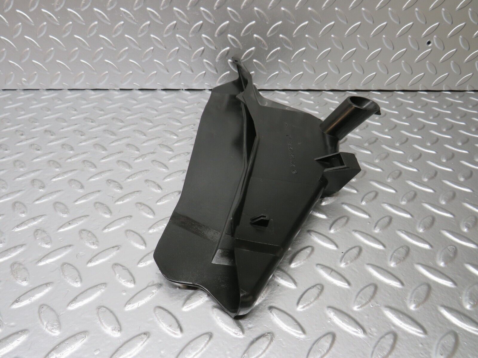 25141 Mercedes-Benz W201 190D Front Right Rain Gutter Drain Channel 2016280273