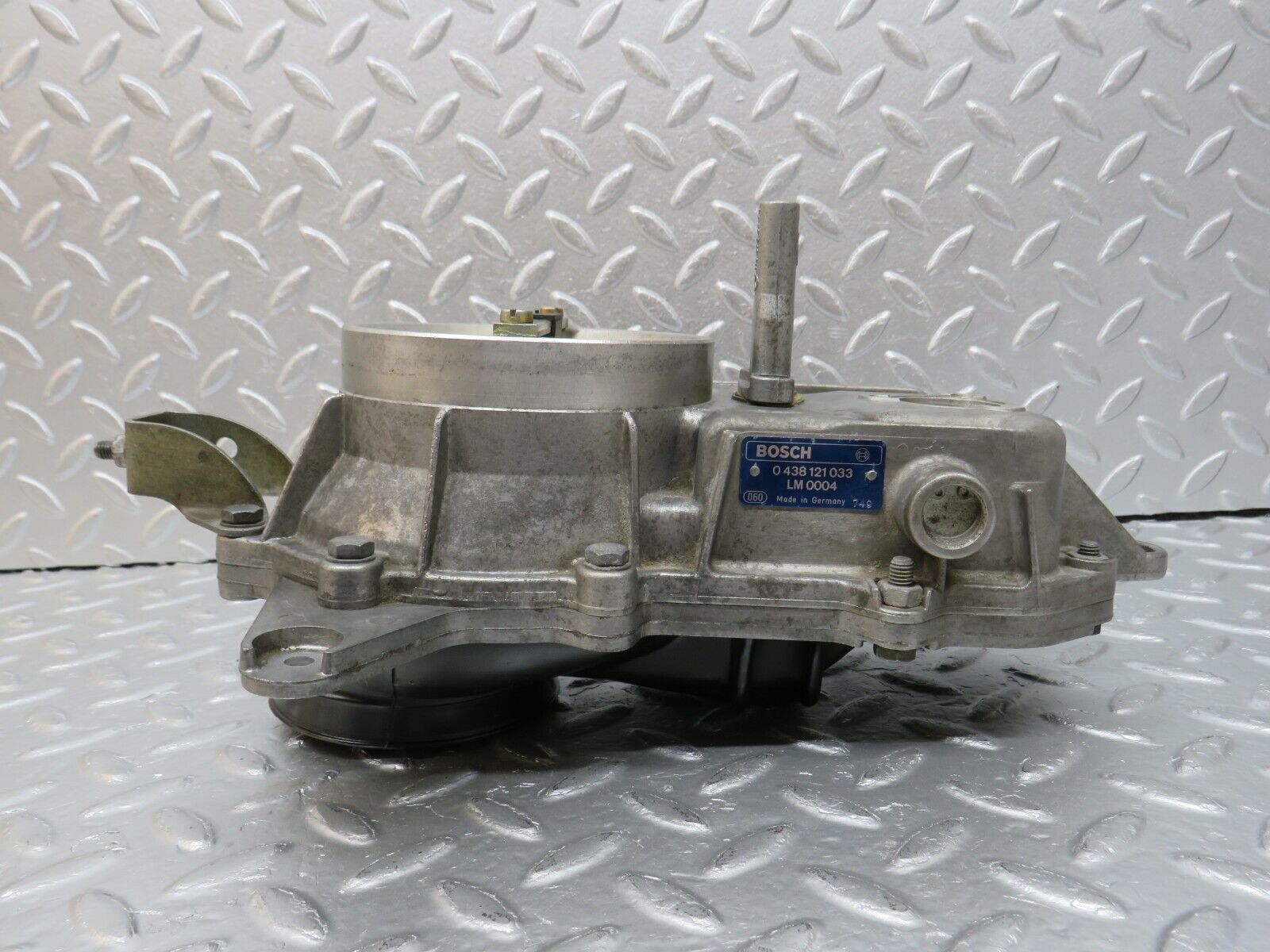 34153 Mercedes-Benz W124 260E Air Flow Mass Meter Sensor Bosch 1031410090