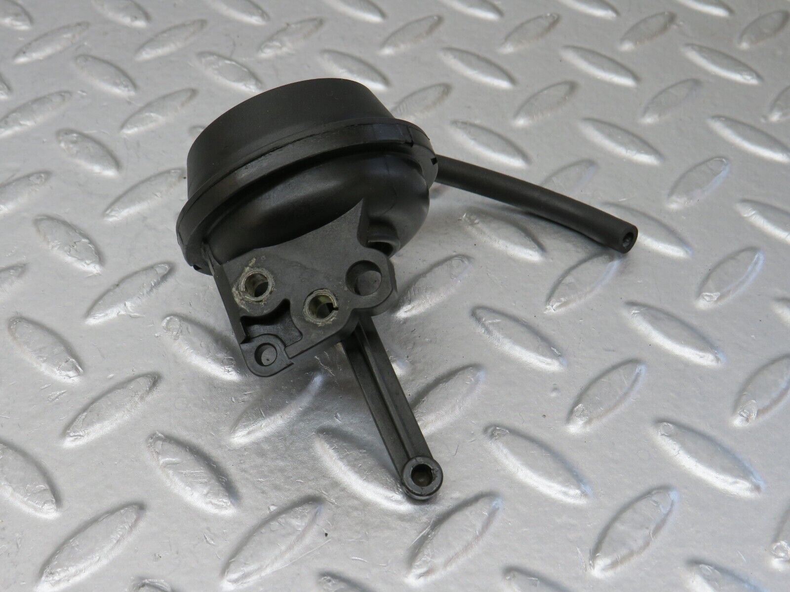 35064 Mercedes-Benz W210 320E Vacuum Valve 1121410069