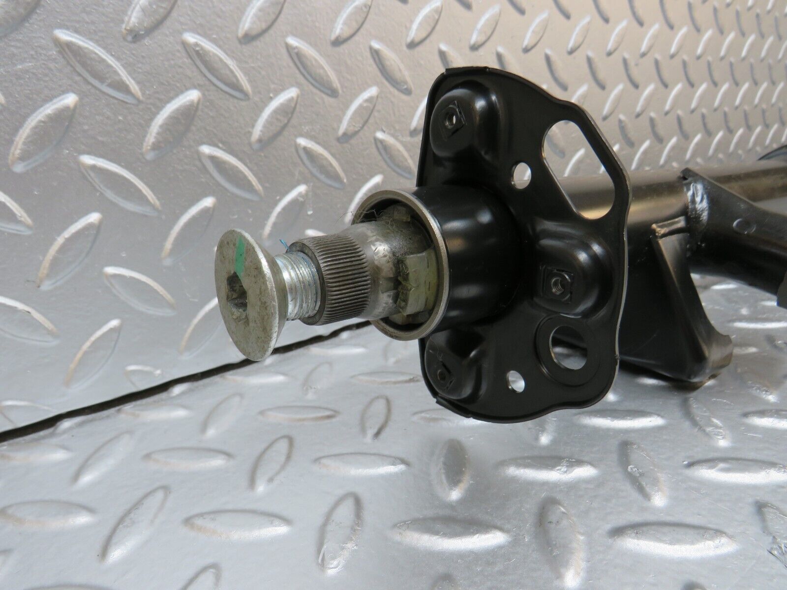 31430 Mercedes-Benz S124 220TE Wagon Steering Column