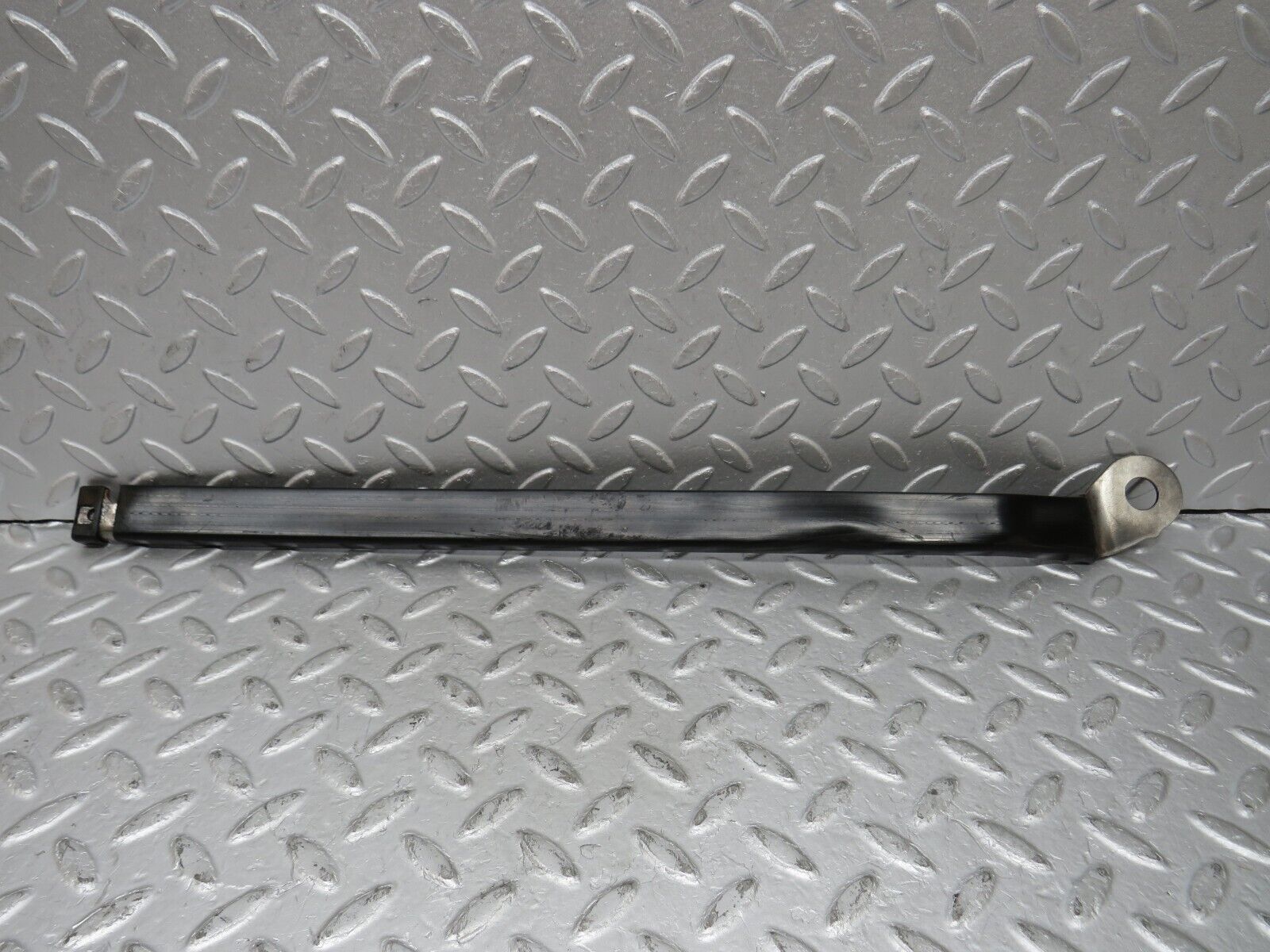 36304 Mercedes-Benz W126 420SE Seat Belt Runner