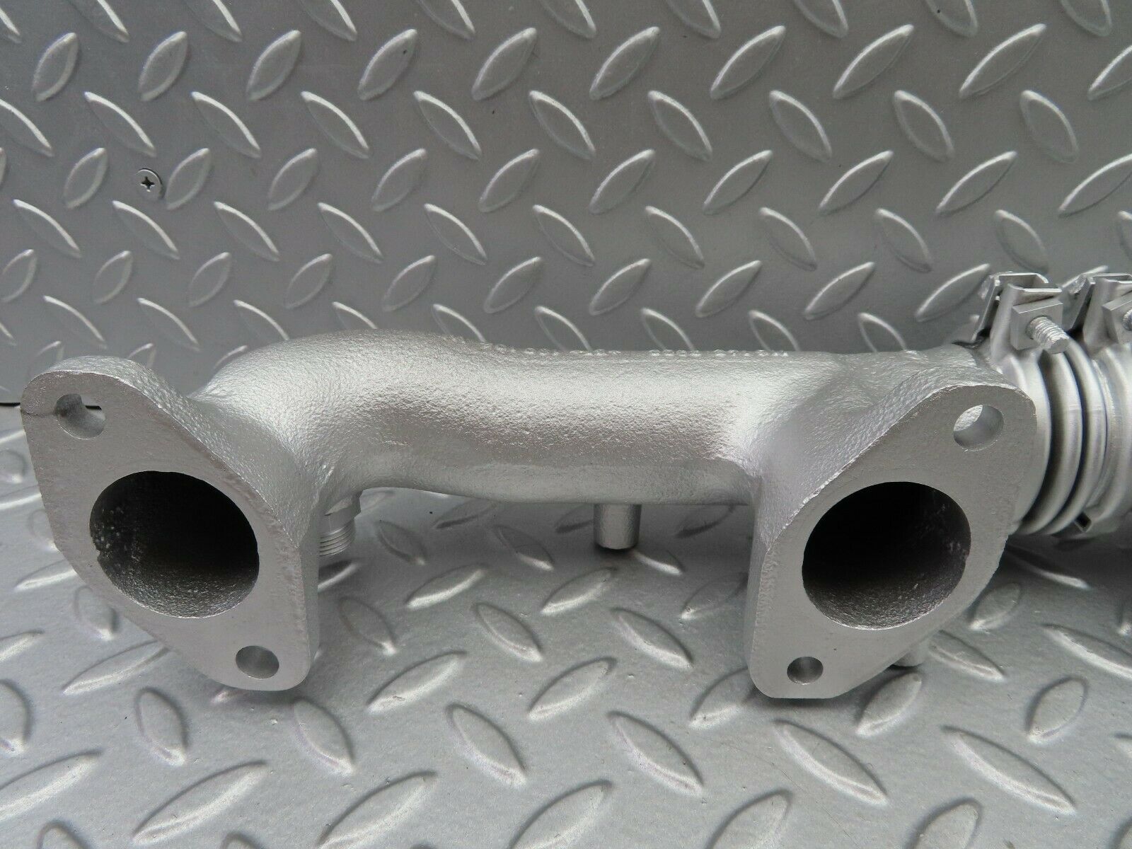 6331 Mercedes-Benz W126 380SE Exhaust Manifold Left Side 1161422902