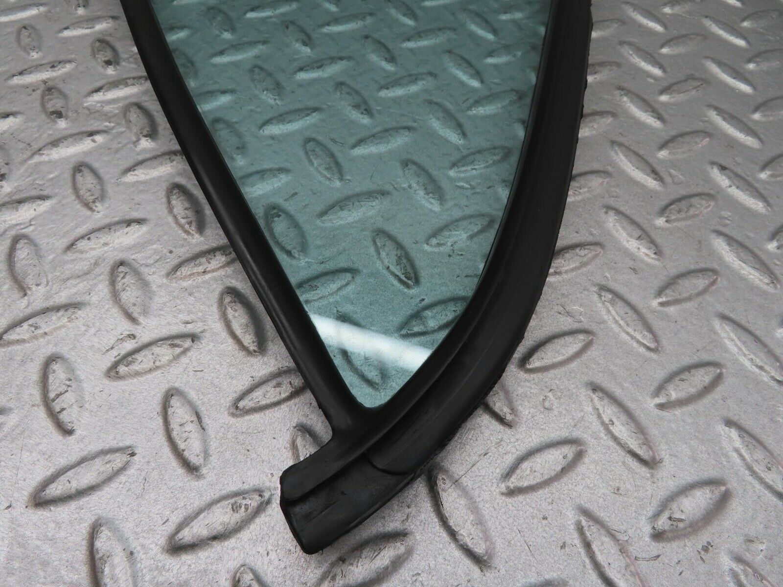 13543 Mercedes-Benz W123 200 Rear Right Quarter Window 1237350224