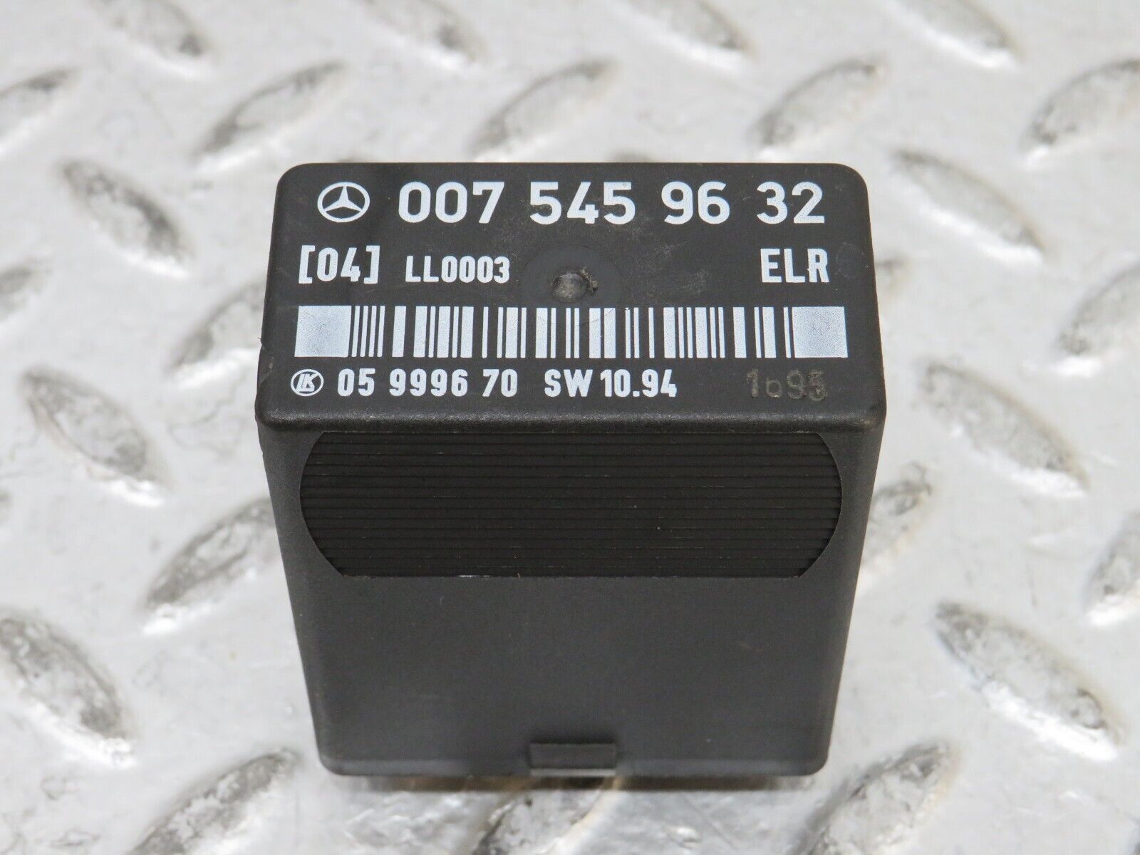 27545 Mercedes-Benz S124 300TE Wagon Idle Control Relay 0075459632