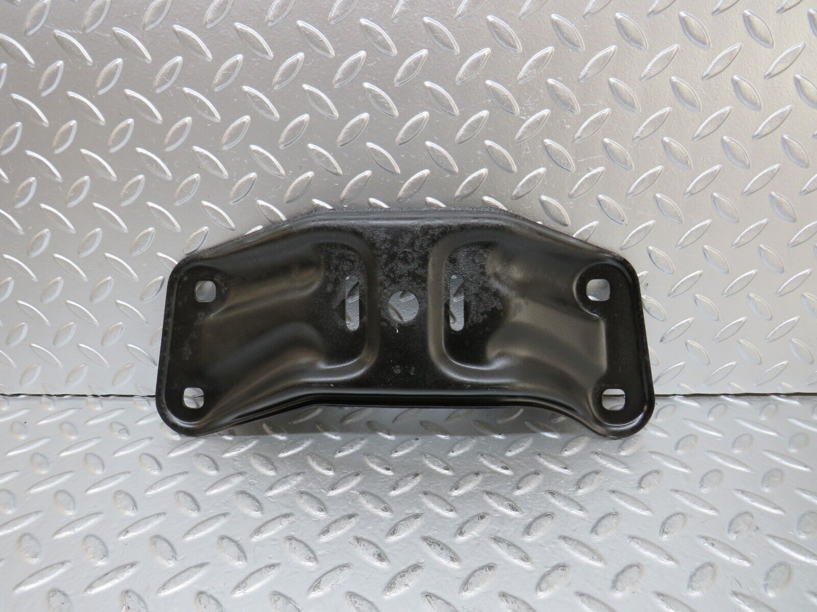 25306 Mercedes-Benz W201 190D Gearbox Mount Bracket