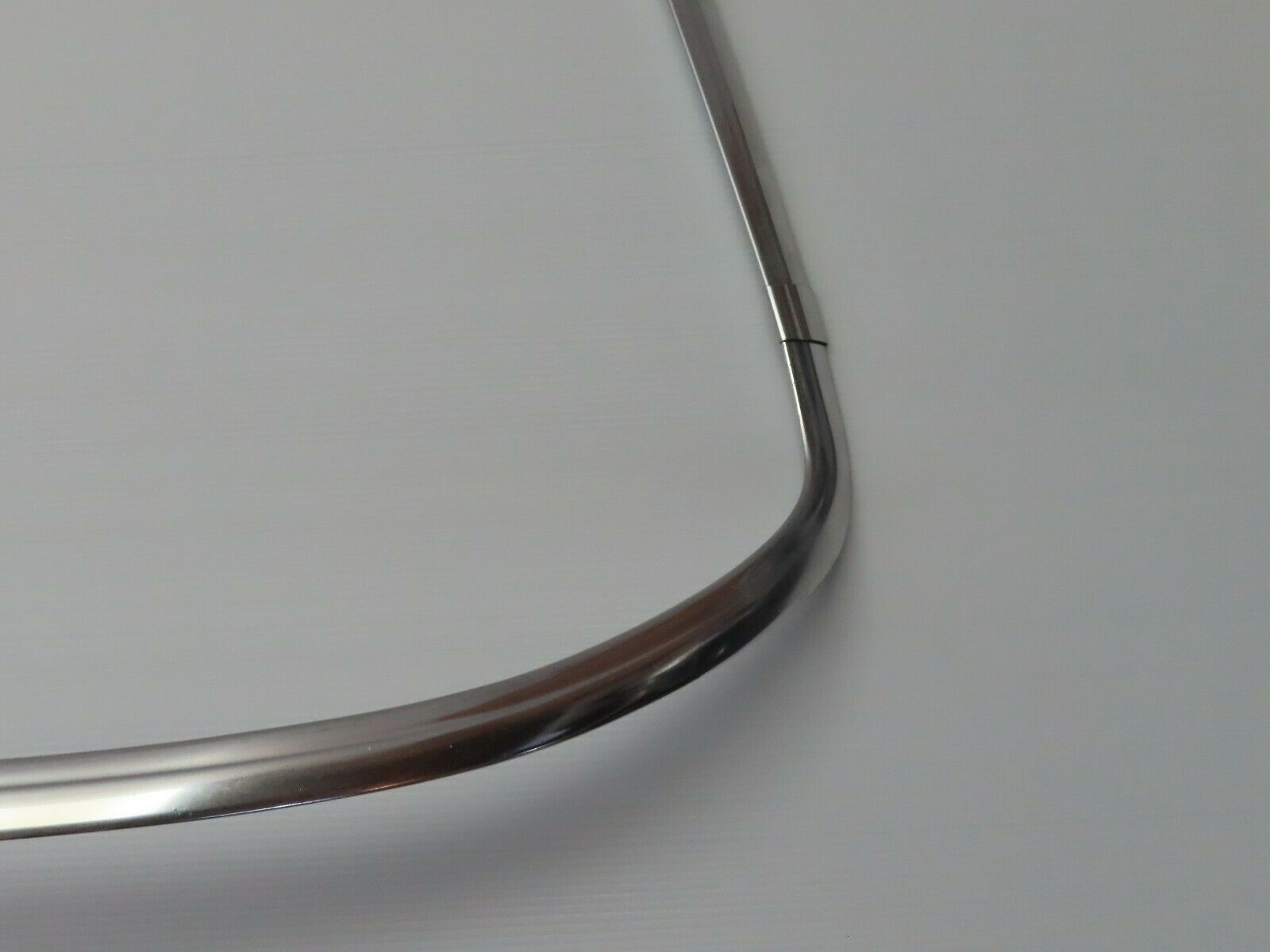 7448 Mercedes-Benz W116 450SE Front Windscreen Chrome Frame