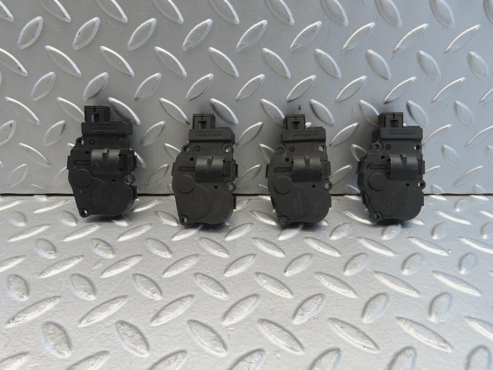 11291 Mercedes-Benz W221 S320 4x Heater Vent Control Actuator Motor 412650750