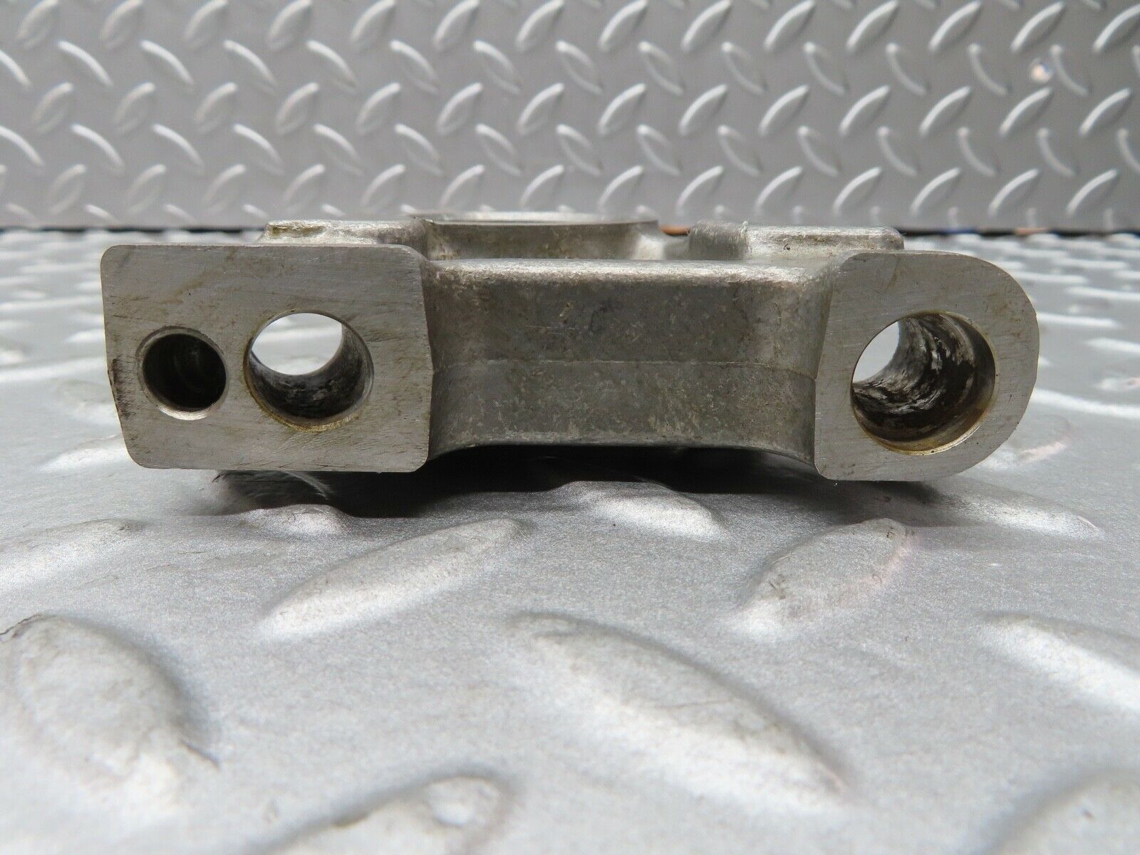 17721 Mercedes-Benz W116 450SEL Camshaft Tower Bearing 1160513310