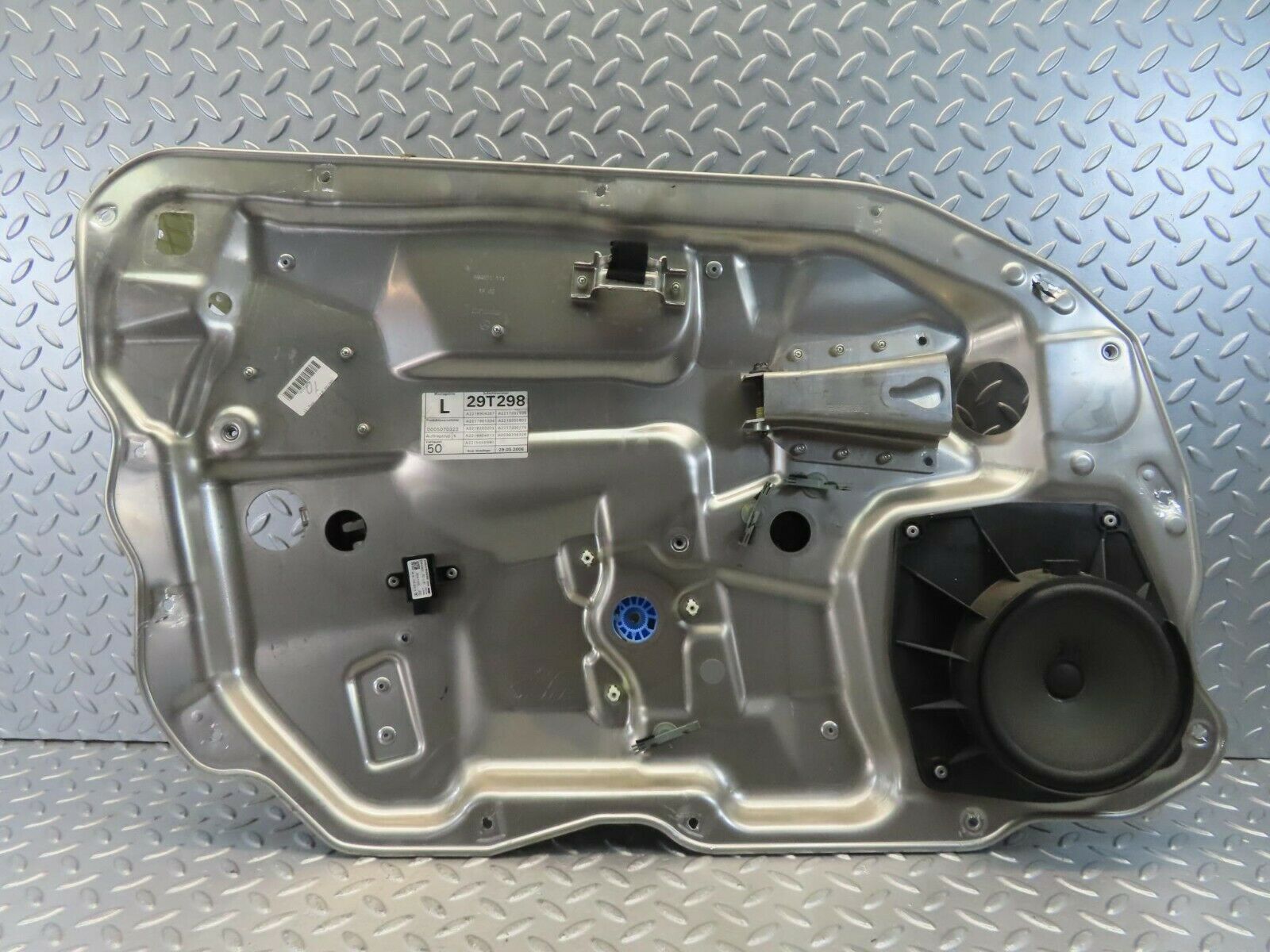 11168 Mercedes-Benz W221 S320 Front Left Door Window Regulator 2218203202