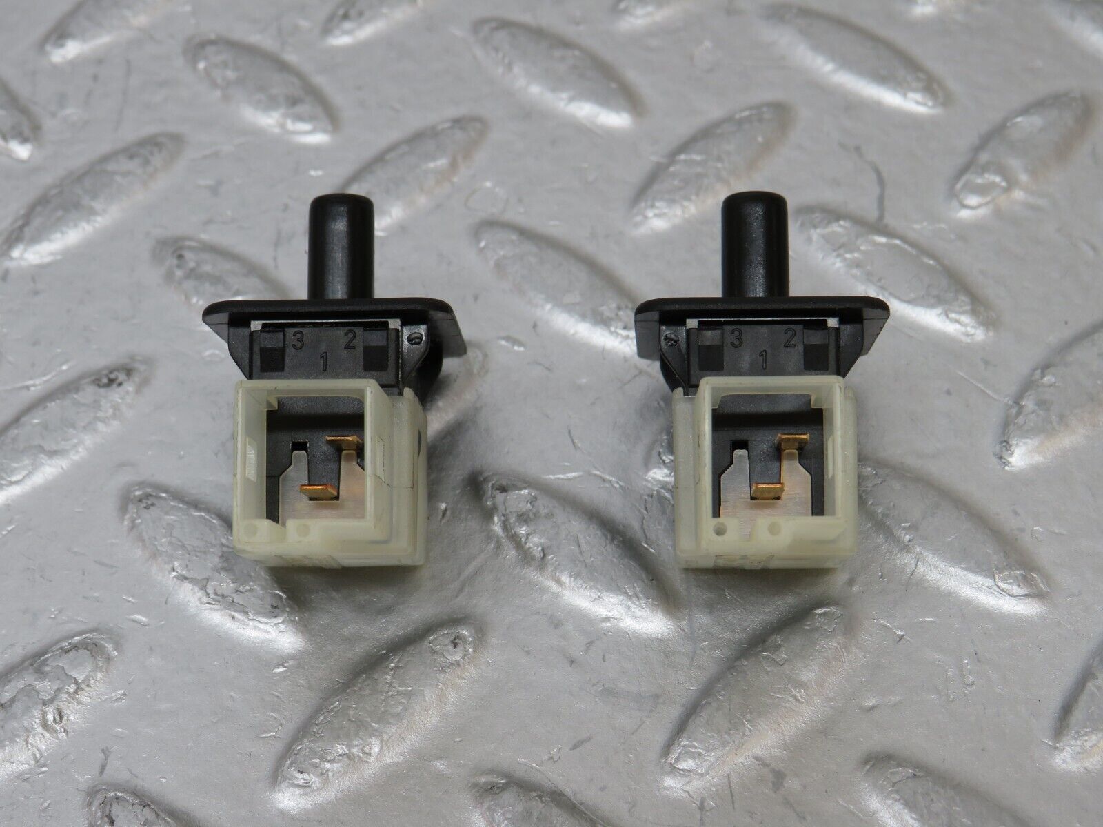 34883 Mercedes-Benz W210 320E Door Contact Switch 2x 2028209410