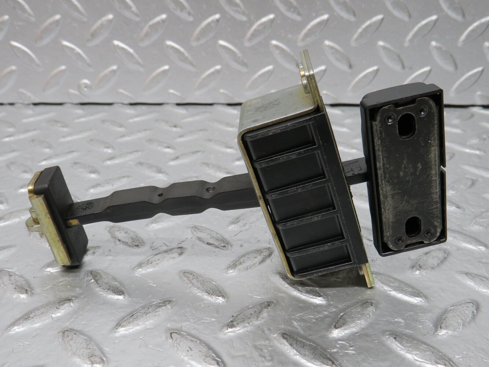 32279 Mercedes-Benz W220 S430 Front Left Door Safety Check Strap