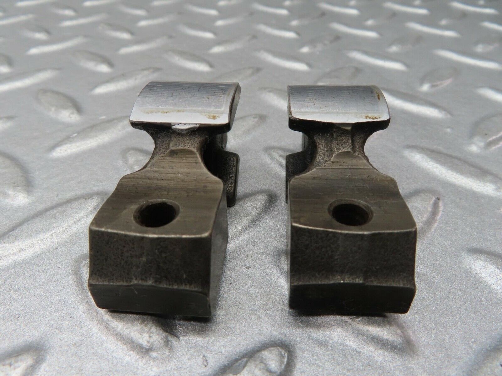 16746 Mercedes-Benz C107 380SLC Valve Rocker Arm