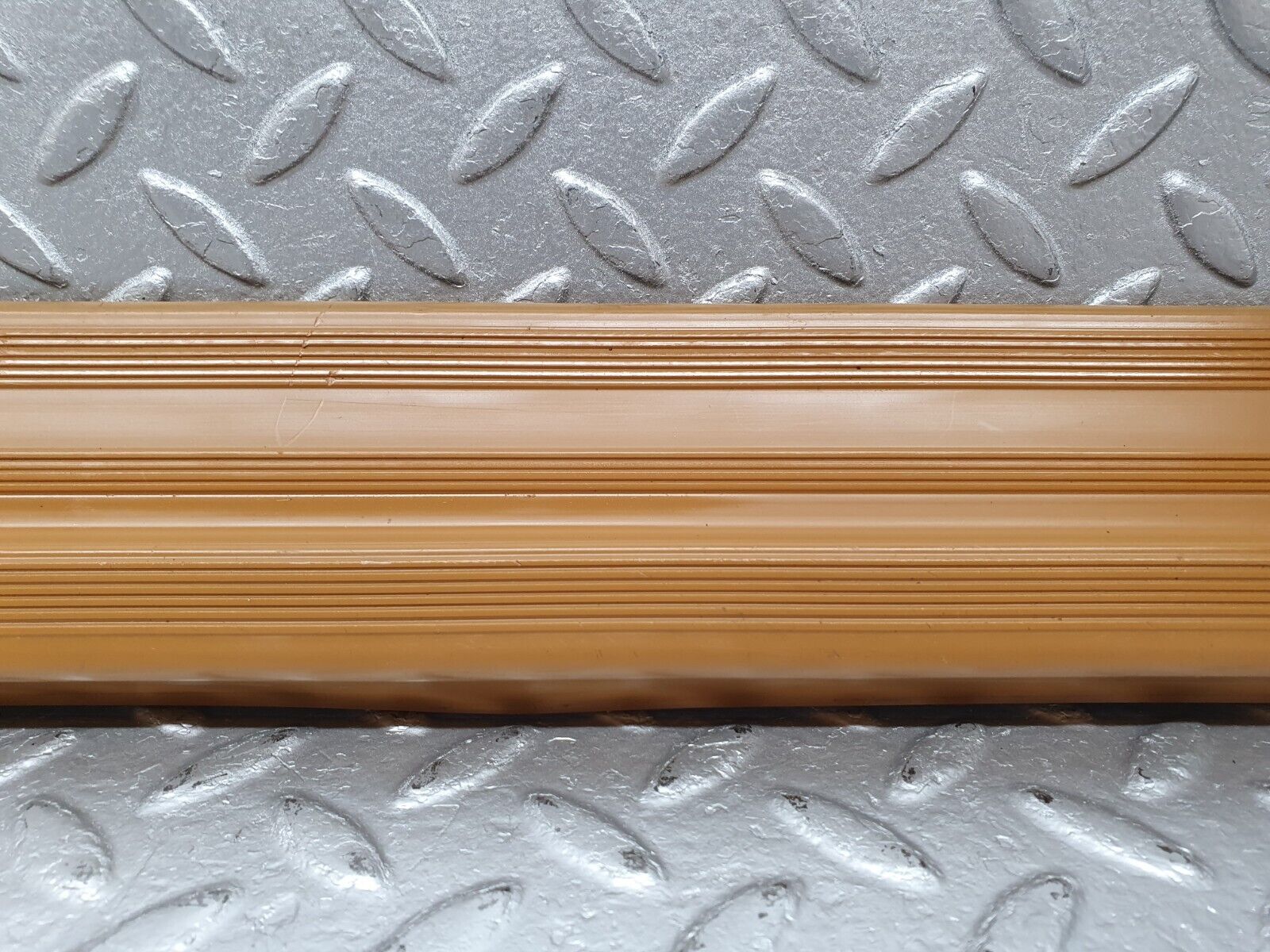 41418 Mercedes-Benz W124 200E Front Left Door Sill Trim Palomino