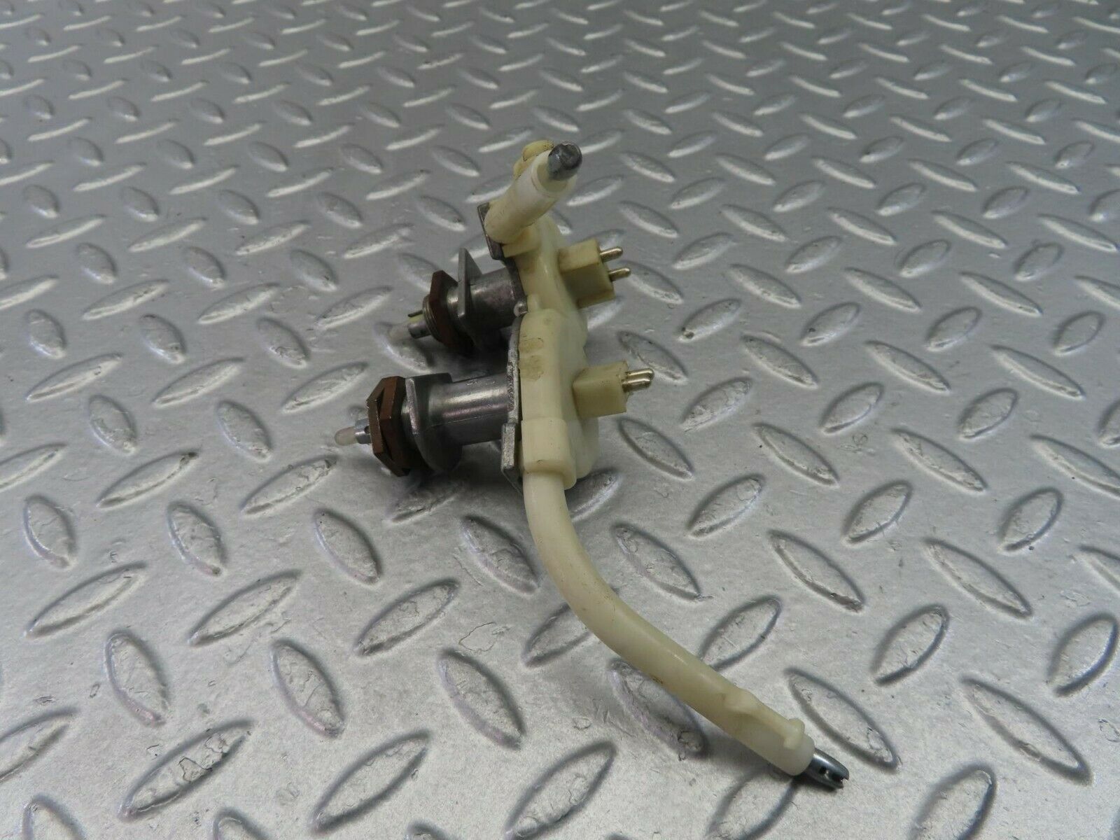 9976 Mercedes-Benz C123 230CE Coupe Heater Regulator 1238300485