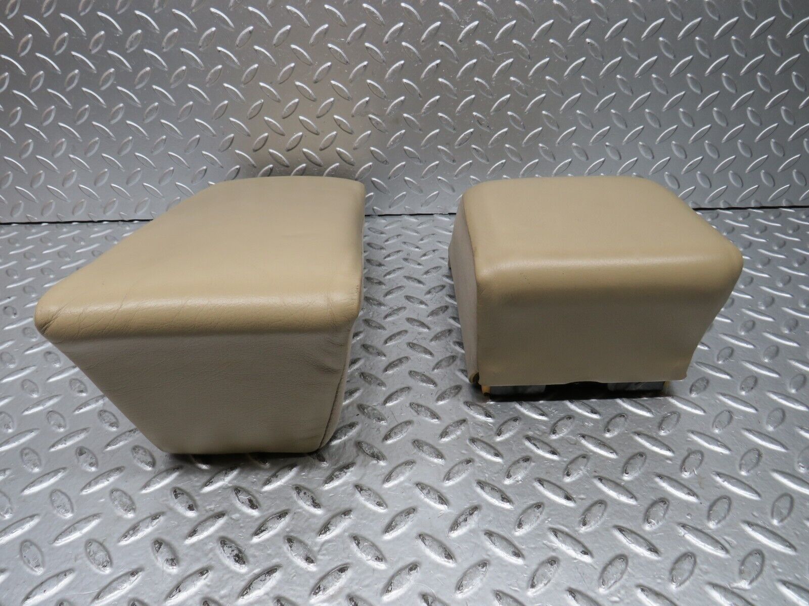28981 Mercedes-Benz C124 320CE Rear Seat Centre Pillows