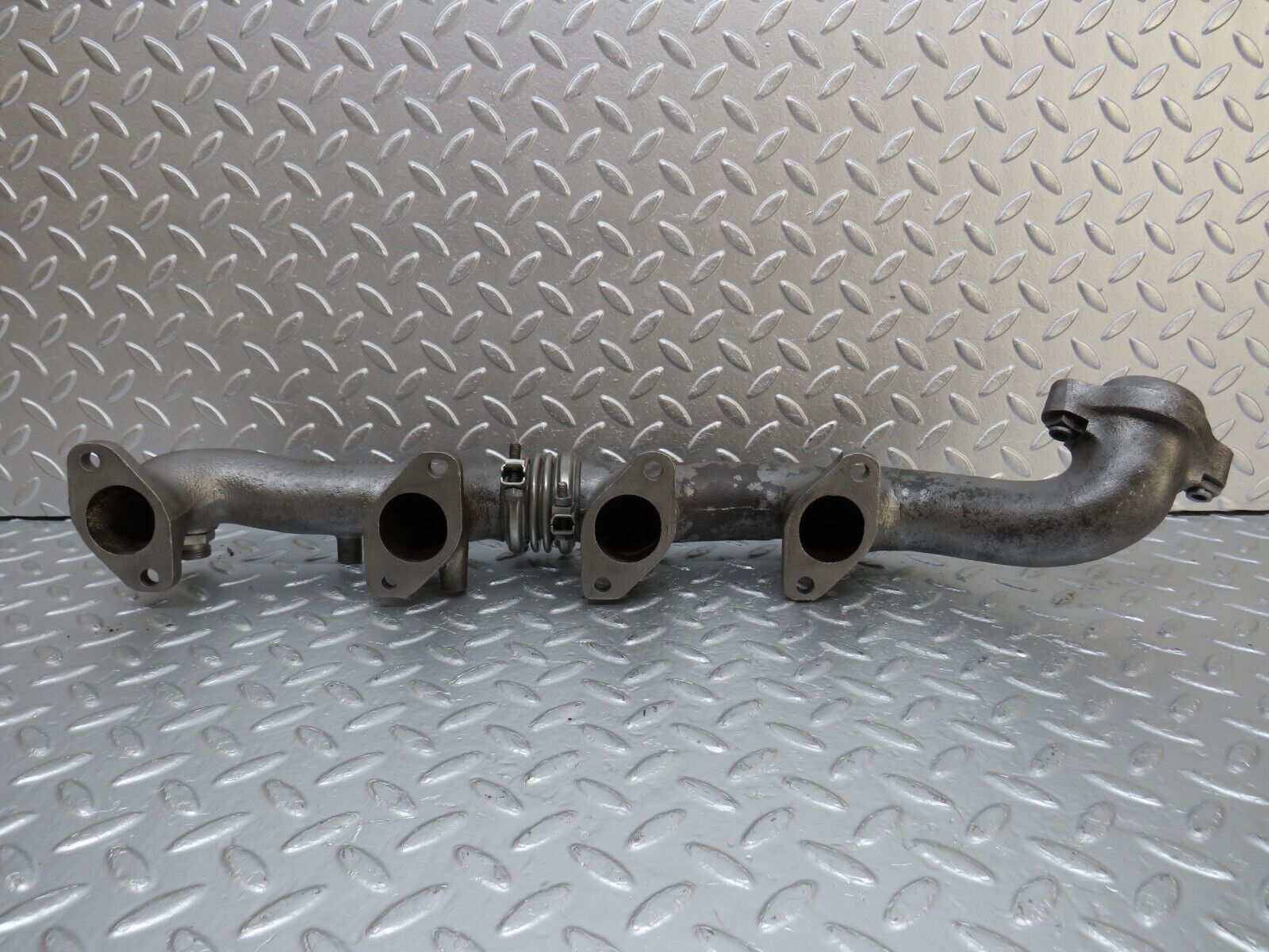 33048 Mercedes-Benz W126 380 V8 M116 Exhaust Manifold Left 1161420502 1161422302