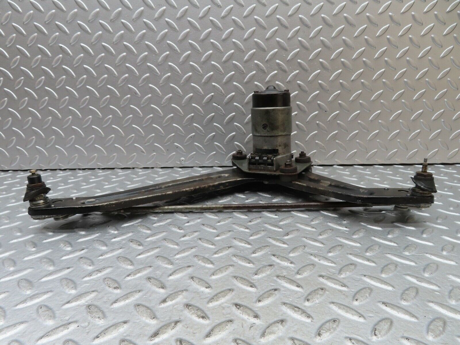 18957 Mercedes-Benz W121 190b Ponton Wiper Motor With Linkage