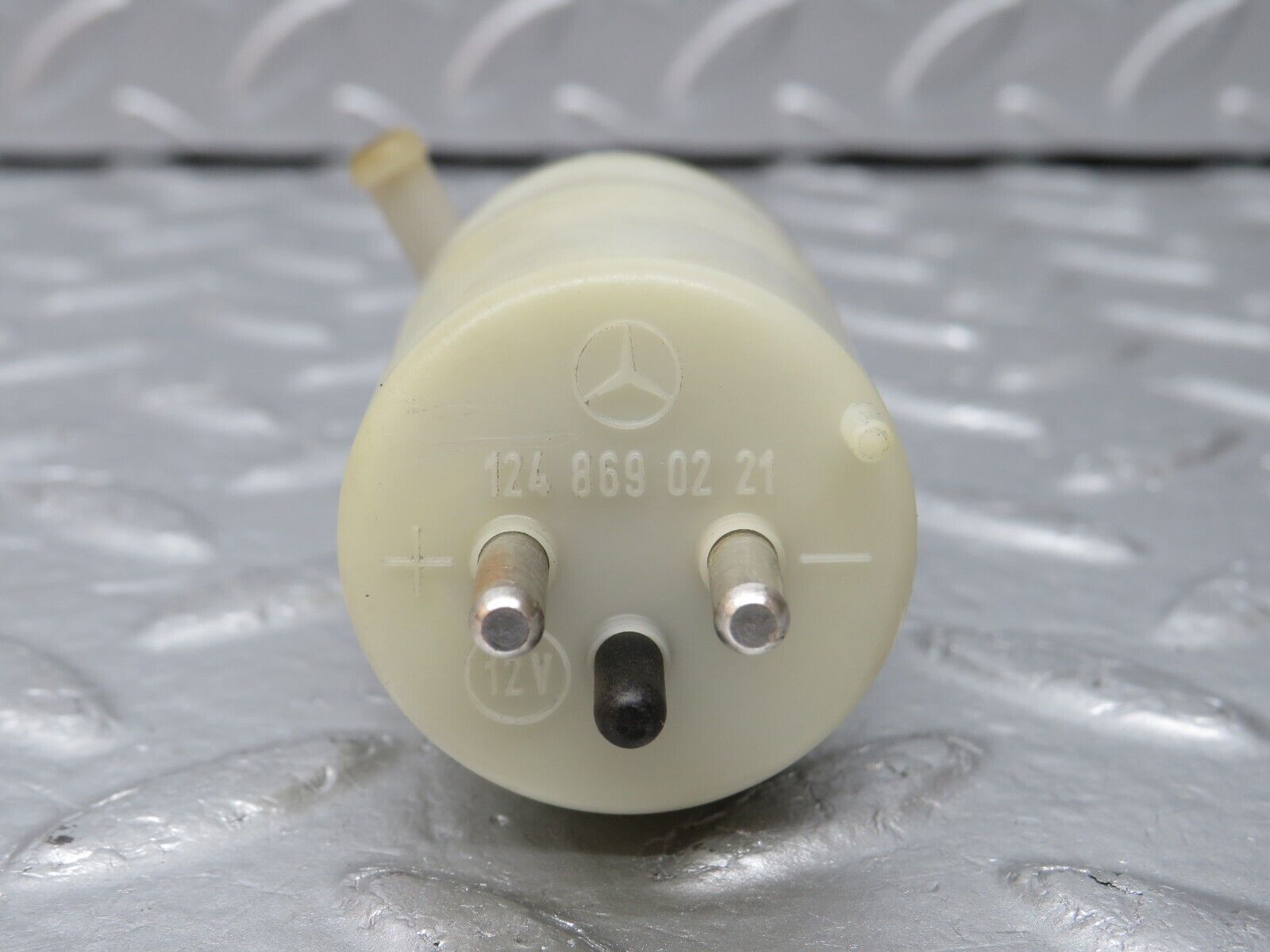33610 Mercedes-Benz W201 190E 2.0L Windscreen Washer Pump 1248690221