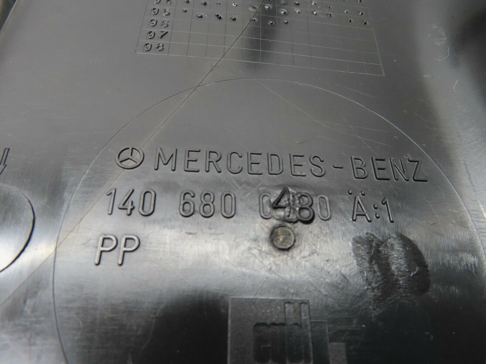 14987 Mercedes-Benz W140 S320 Front Right Kick Panel Grey 1406800480