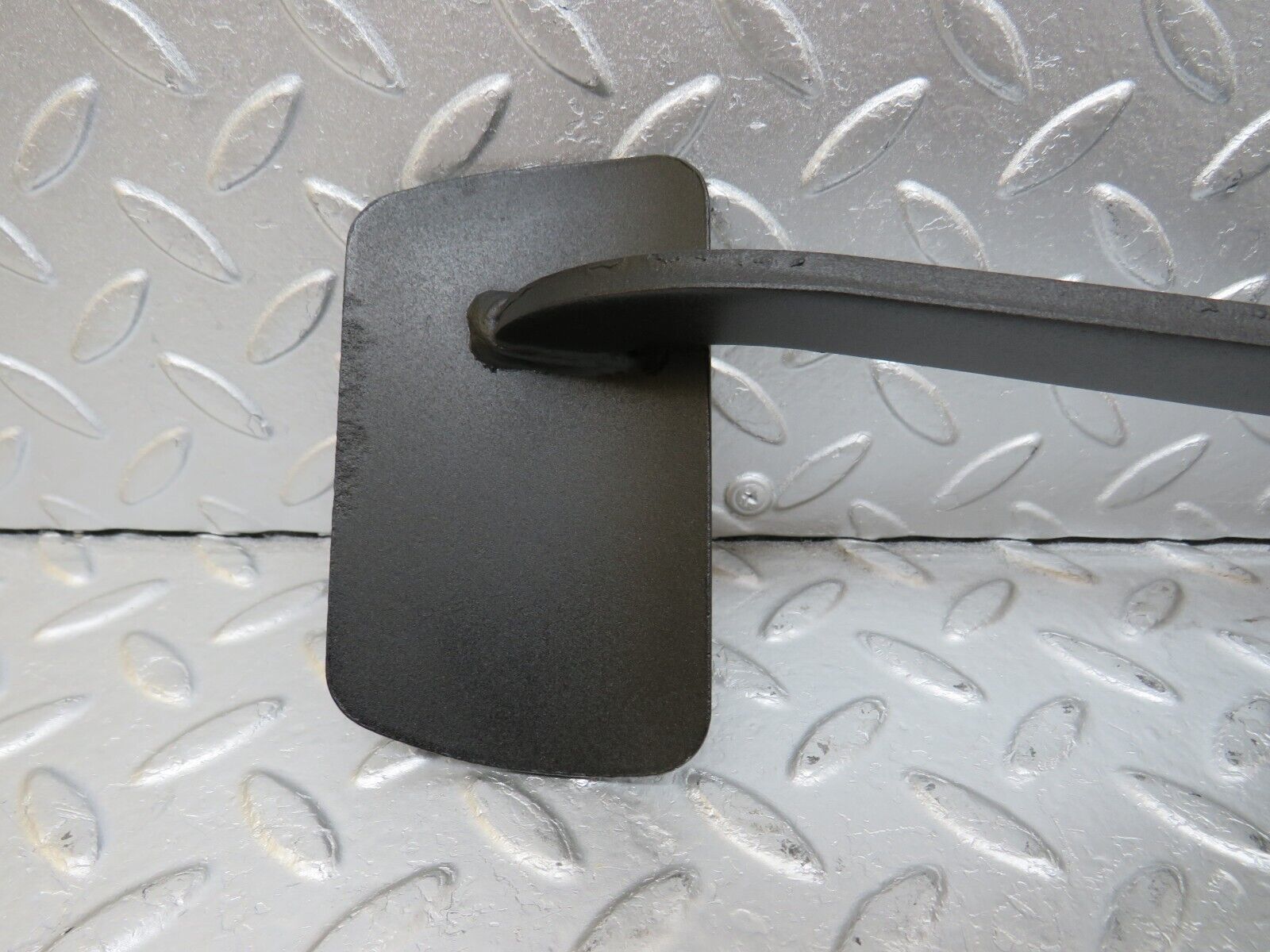 34583 Mercedes-Benz C126 380SEC Coupe Brake Pedal