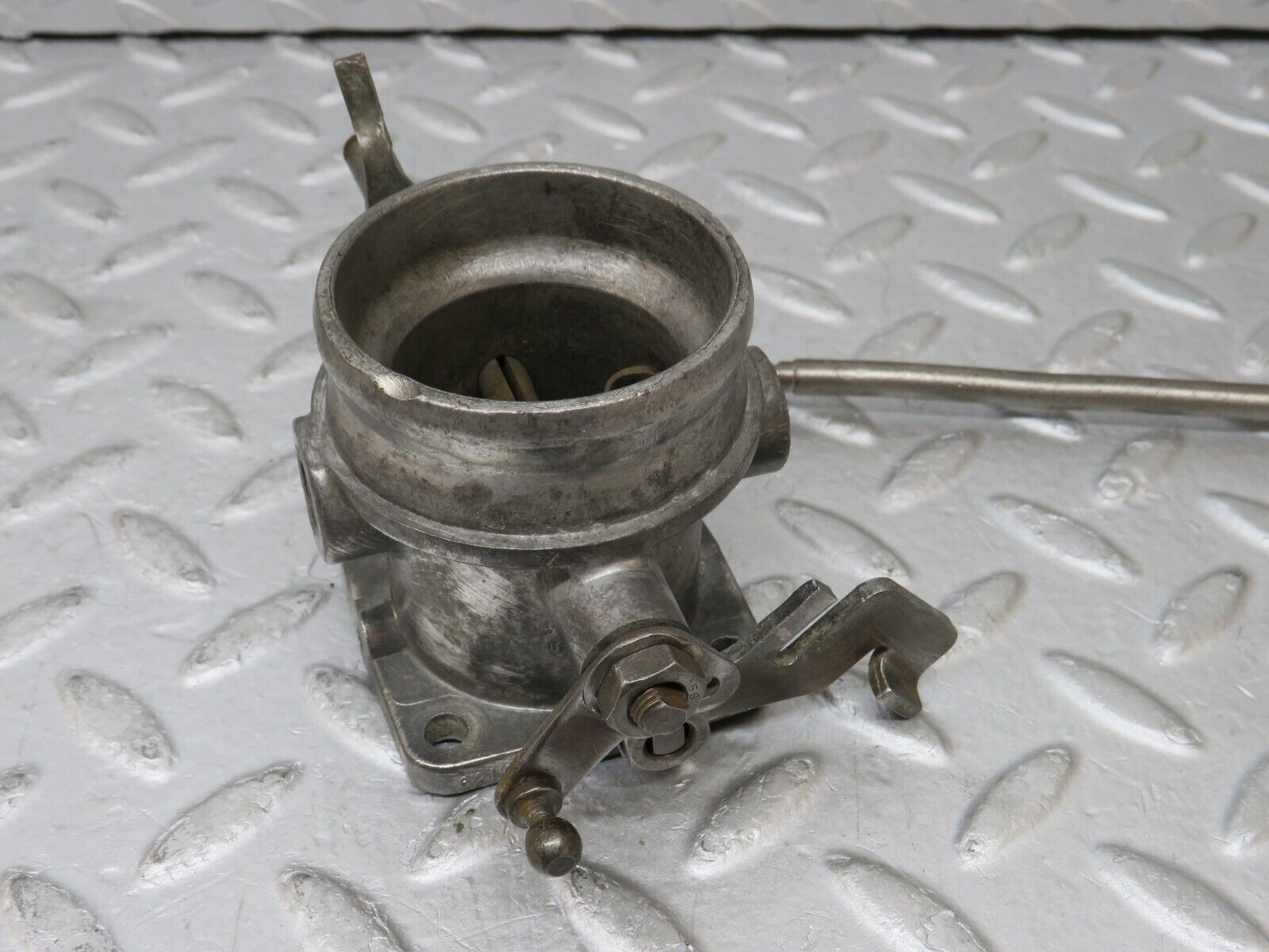 35949 Mercedes-Benz 240D OM616.912 Throttle Body Valve 6210700727