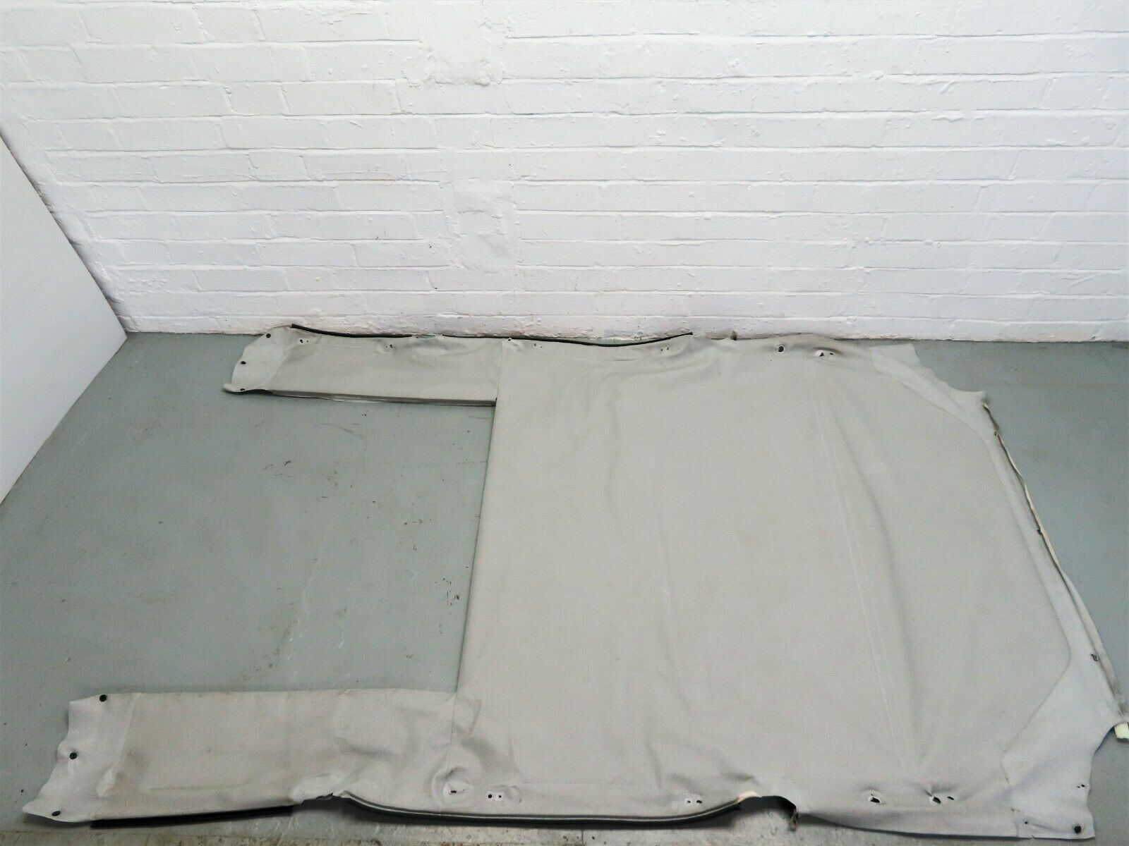 6720 Mercedes-Benz S124 E220 Wagon Roof Headlining