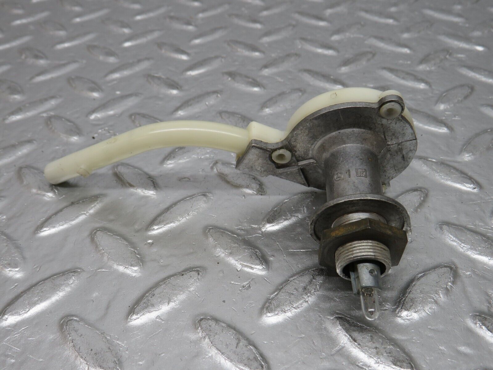 0635 Mercedes-Benz W123 230E Heater Regulator 1238300385