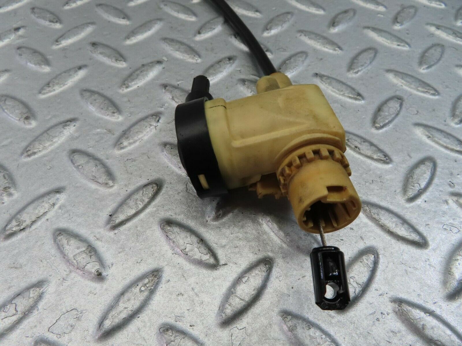 9728 Mercedes-Benz C124 300CE Automatic Gearbox Kickdown Cable