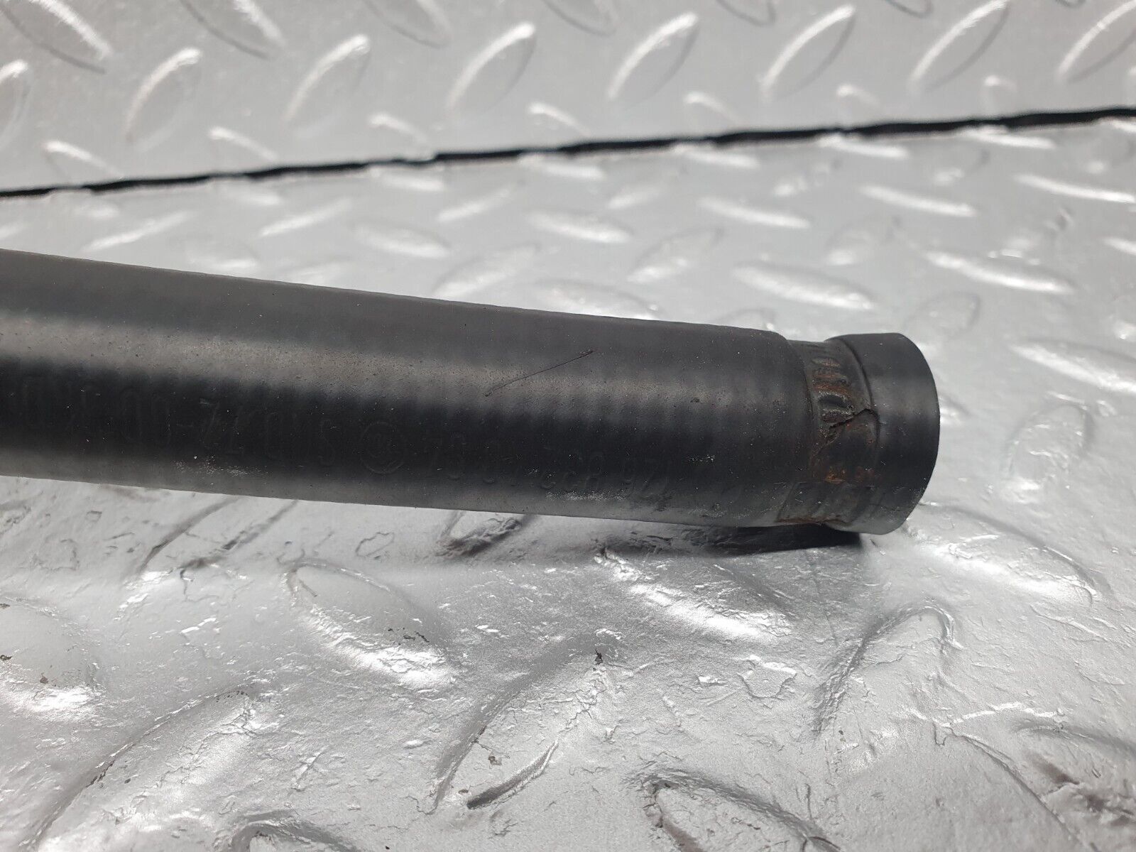 41041 Mercedes-Benz W126 300SE Heater Hose Pipe