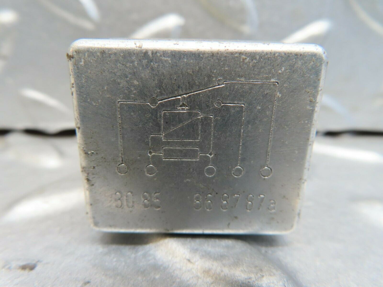 15487 Mercedes-Benz W123 230E Multi Purpose Relay 0015420219