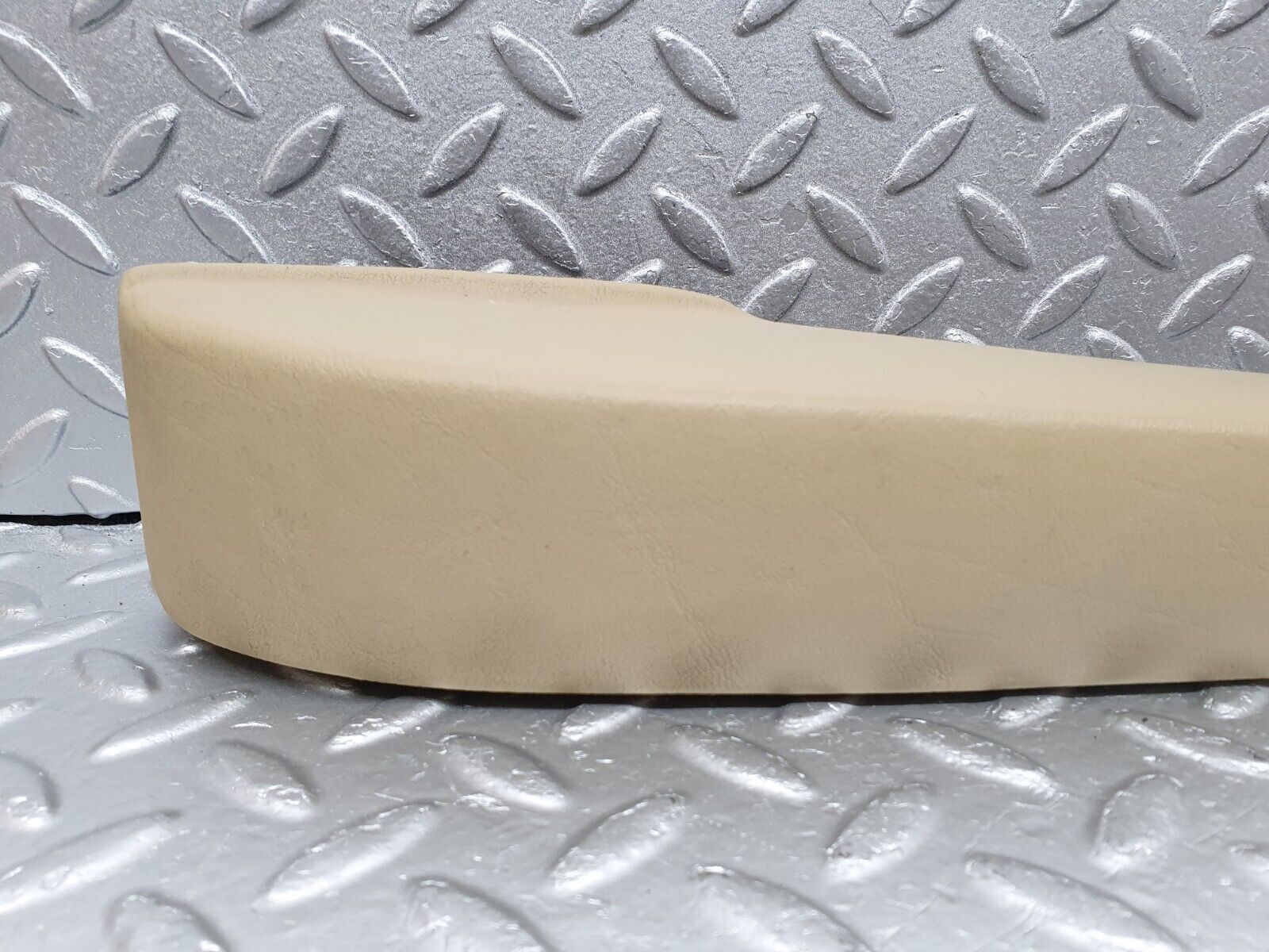 40929 Mercedes-Benz W126 300SE Front Left Interior Door Handle Beige