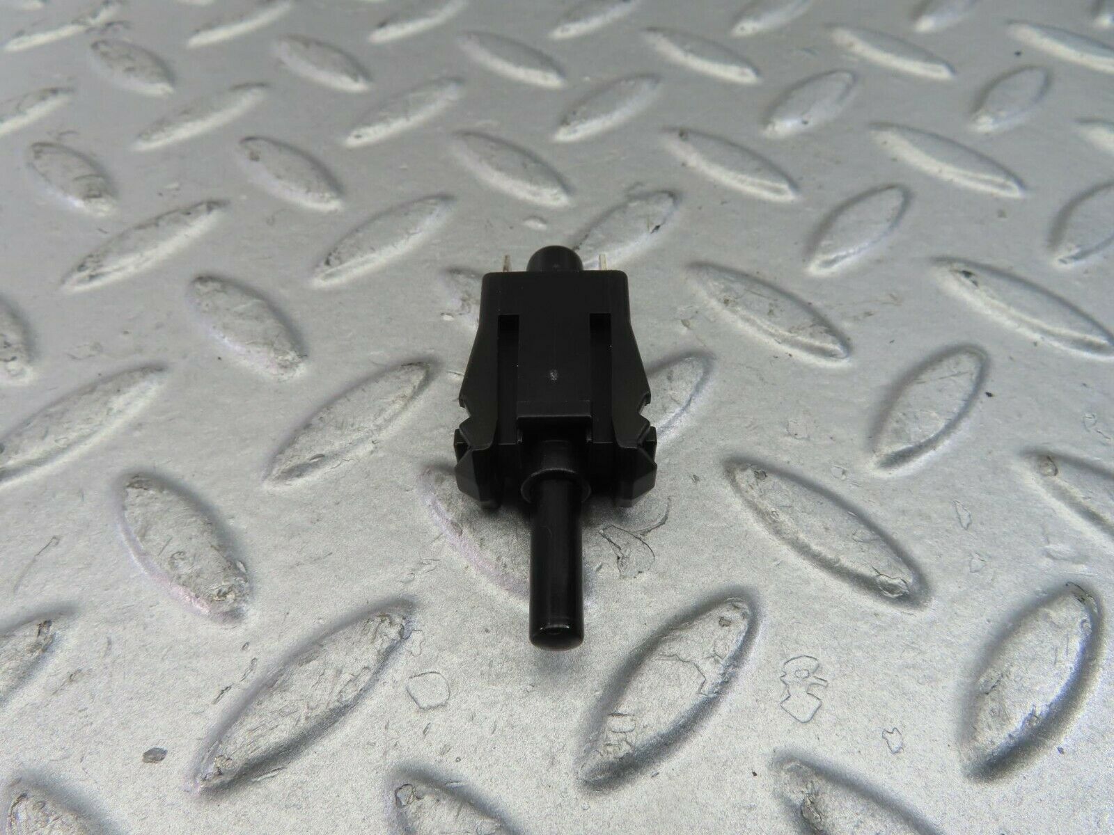 10403 Mercedes-Benz W201 190E Door Contact Switch 0015458714