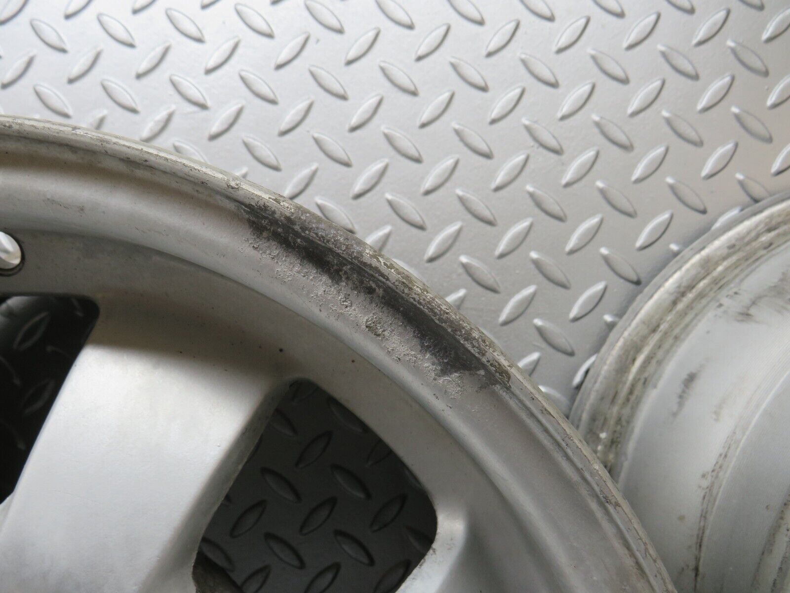 30197 Porsche 924 Alloy Wheel Set 6Jx14H2 477601031