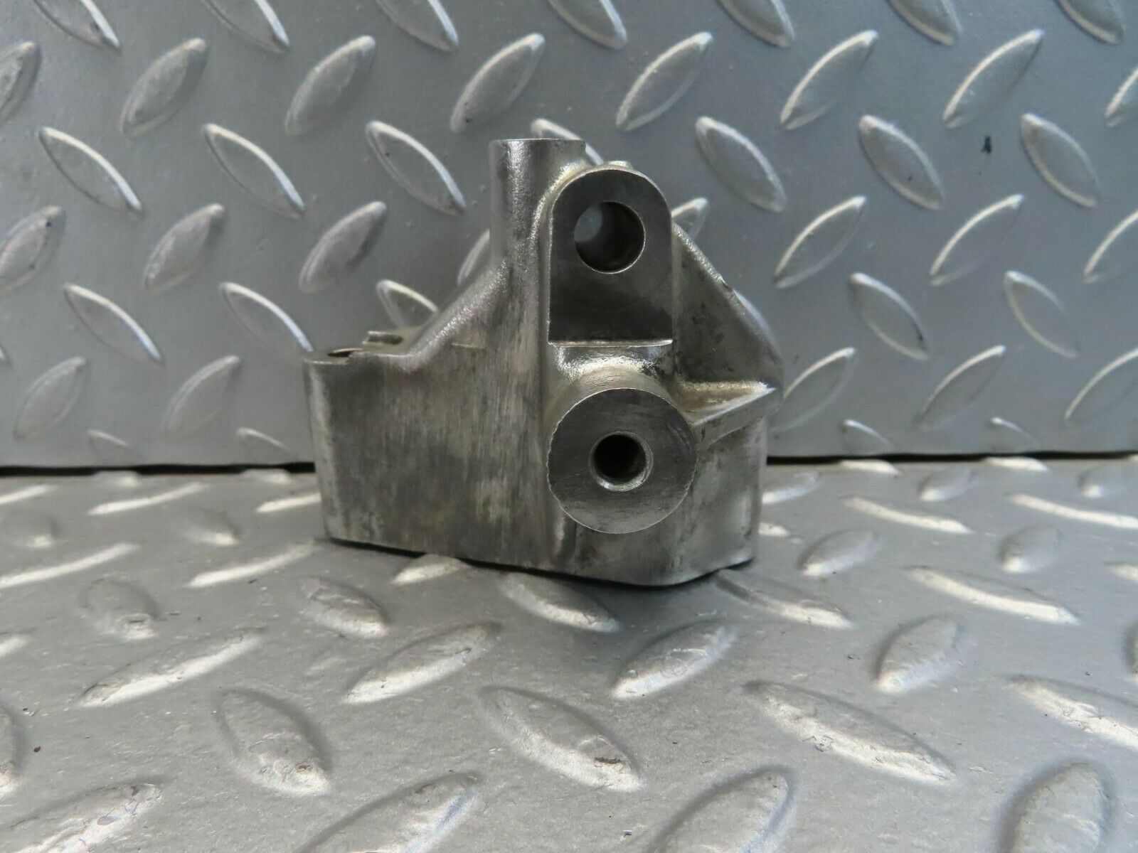 11470 Mercedes-Benz C123 230CE Coupe Alternator Holder Bracket 1021550135