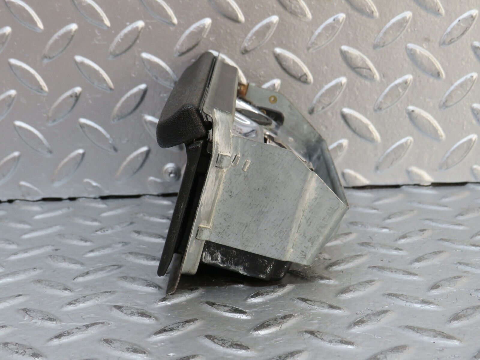 28143 Mercedes-Benz W123 280E Centre Console Ashtray