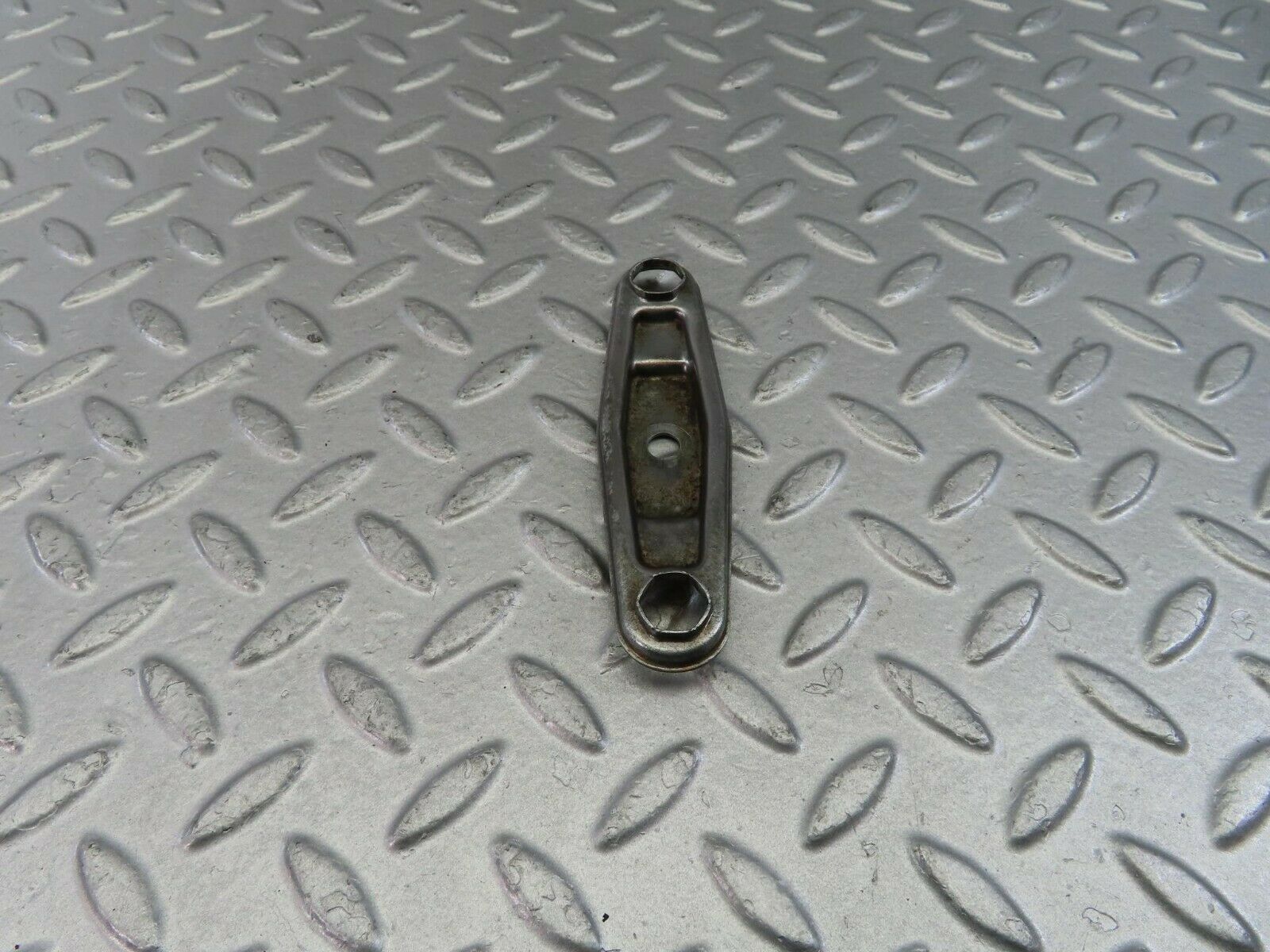 10083 Mercedes-Benz C123 230CE Coupe Fuel Injector Nozzle Clamp Bracket