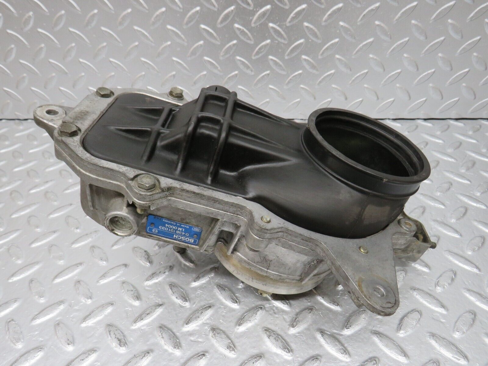 32642 Mercedes-Benz S124 300TE Air Flow Mass Meter Sensor Bosch 1031410090